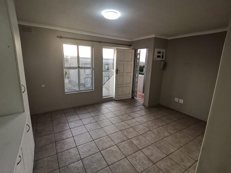 To Let 1 Bedroom Property for Rent in Uitzicht Western Cape